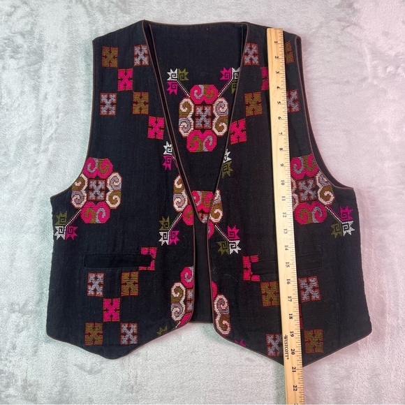 Embroidered Vest Women's Small* Retro Cross Stitch Black Pink Red Granny Core - Picture 11 of 12